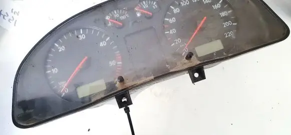 Volkswagen PASSAT B5 Speedometer (instrument cluster) 88311245