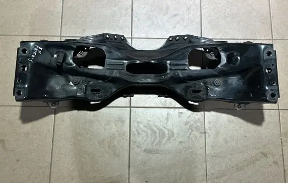 Subaru XV II Engine mounting bracket
