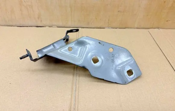 Renault Captur Fender mounting bracket 620427410A