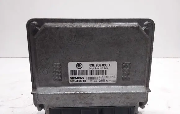 Skoda Fabia Mk1 (6Y) Engine control unit/module 03E906033A 3PE5329 5WP4430508