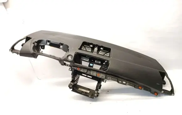 BMW 1 E81 E87 Dashboard 5145112420 75064014