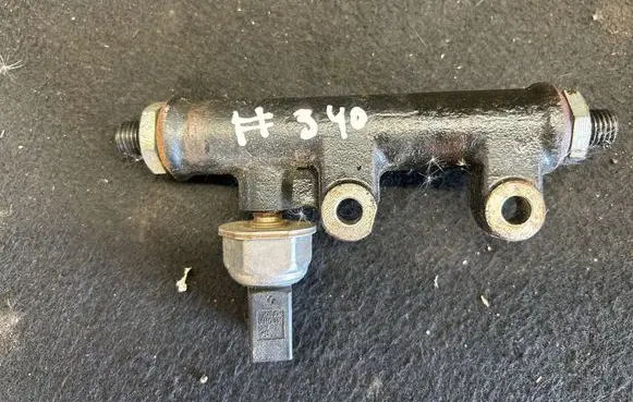 Land Rover Discovery 3 - LR3 Fuel main line pipe A2c20001297