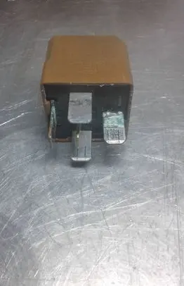 Opel Zafira A Other relay 90491314 4RD00779405 P8T6720