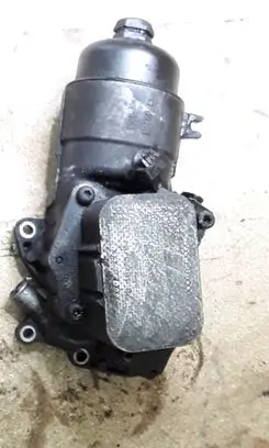 Oil filter mounting bracket