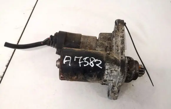 Volkswagen Golf V Starter motor