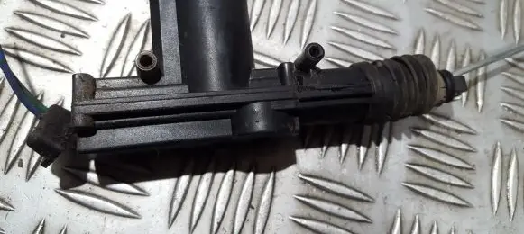 Nissan Sunny Central locking motor 