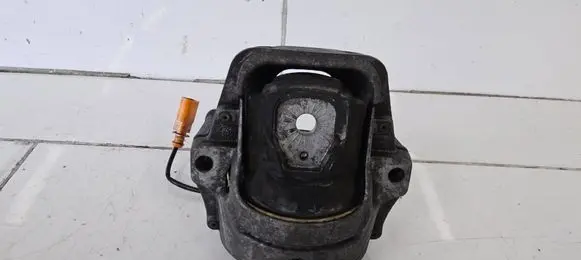 Audi A5 8T 8F Engine mount bracket 8K0199381
