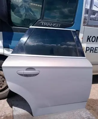 Ford Mondeo MK IV Rear door