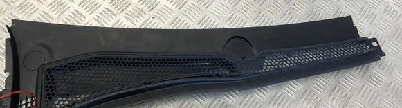 Peugeot 2008 I Wiper trim 