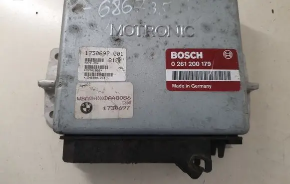 BMW 5 E34 Engine control unit/module 0261200179 1730697