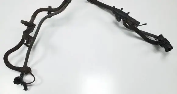 Volvo C70 Fuel line pipe
