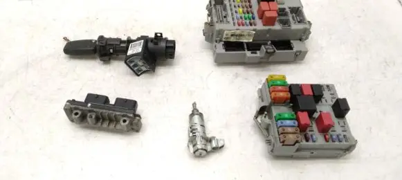 Lancia Ypsilon Engine ECU kit and lock set 51782652 61027500 51792194