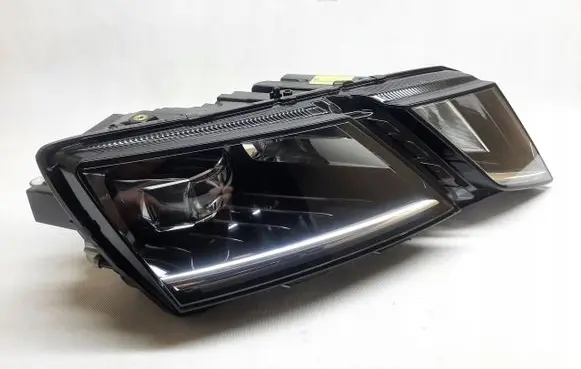 Skoda Octavia Mk3 (5E) Headlight/headlamp 5E1941016D