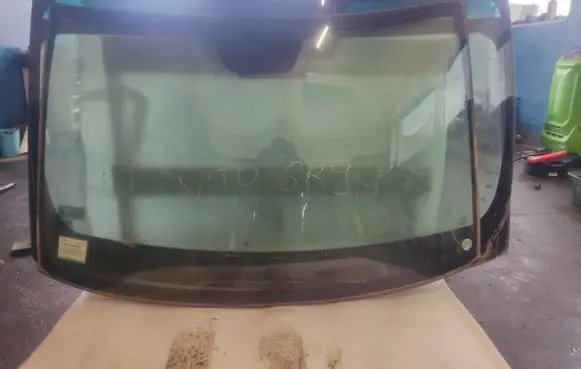 Mercedes-Benz Vito Viano W639 Front windscreen/windshield window DOT618AS1M501 43R00343 687500508