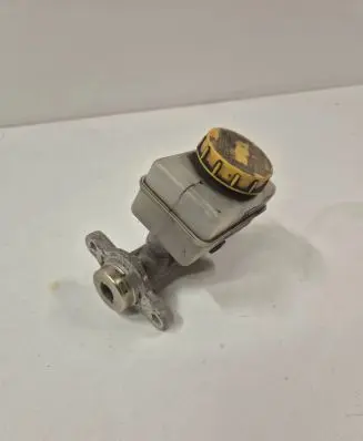 Subaru Forester SG Master brake cylinder