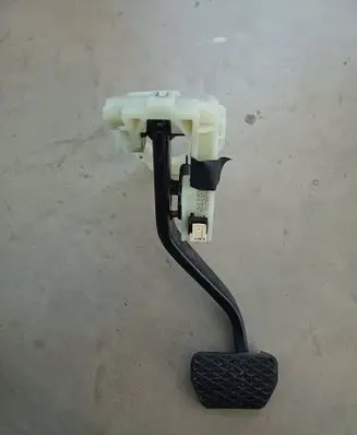 BMW 3 GT F34 Brake pedal 6860647