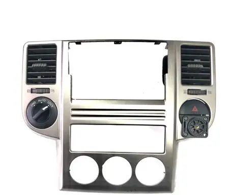 Nissan X-Trail T30 Dash center air vent grill 68751EQ000