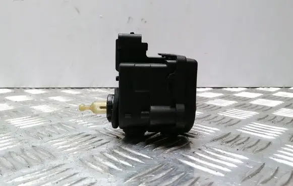 Headlight level adjustment motor