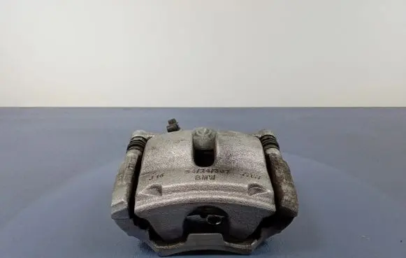 BMW 1 F40 Front brake caliper