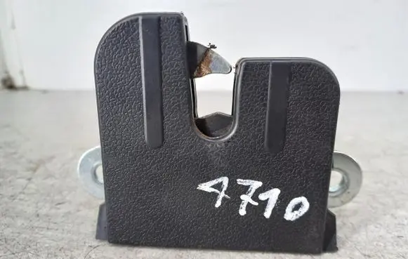 Volkswagen PASSAT B6 Tailgate lock latch 