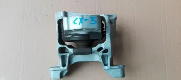 Mazda CX-5 Engine mounting bracket