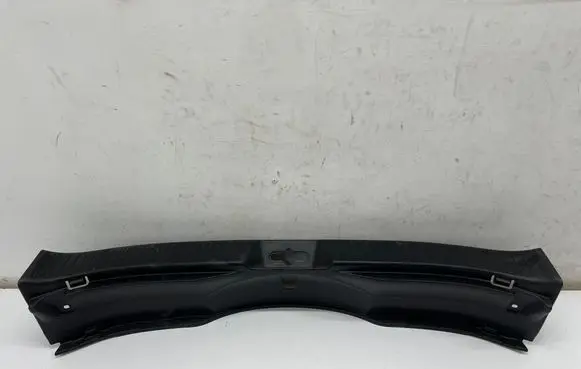 Trunk/boot sill cover protection