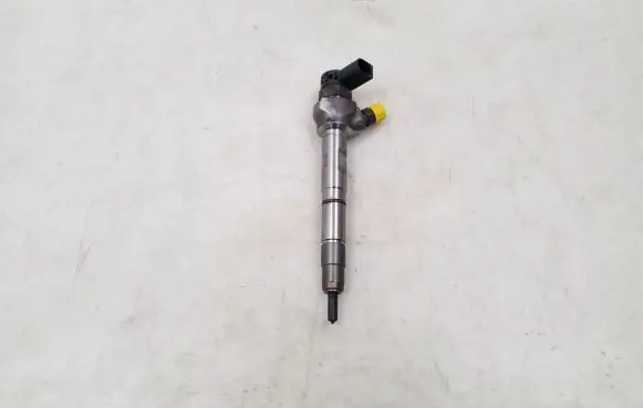 Volkswagen Touran III Fuel injector 04L130277AC