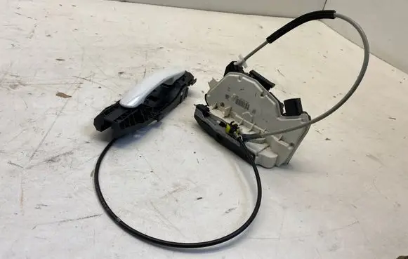 Seat Ibiza IV (6J,6P) Rear door lock 6J0839015F 5N0839885H