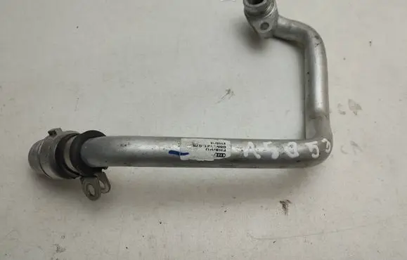 Audi A4 S4 B9 Engine coolant pipe/hose 06M121075