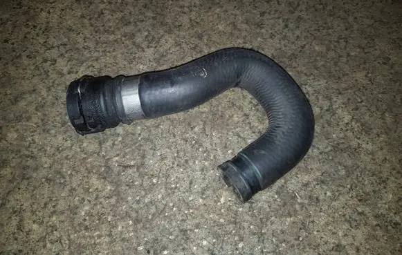 BMW 5 E39 Engine coolant pipe/hose 11532247879
