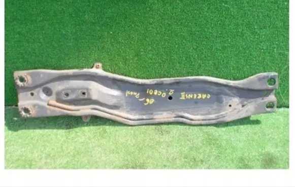 KIA Carens I Engine mounting bracket