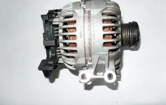 BMW 3 E90 E91 Generator/alternator 7532966 7532969 0124525059