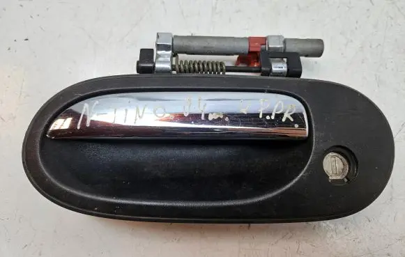 Nissan Almera Tino Front door interior handle N0501973