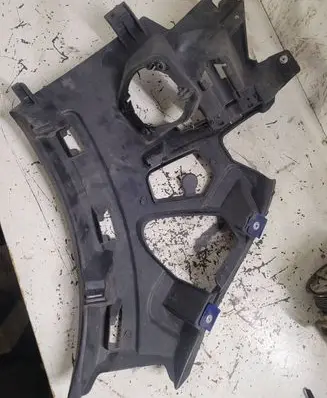 Renault Megane III Front bumper mounting bracket