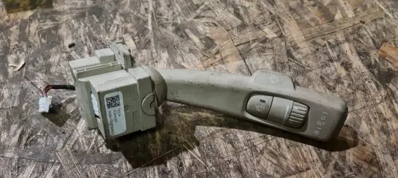 Volvo XC70 Wiper control stalk 31264167