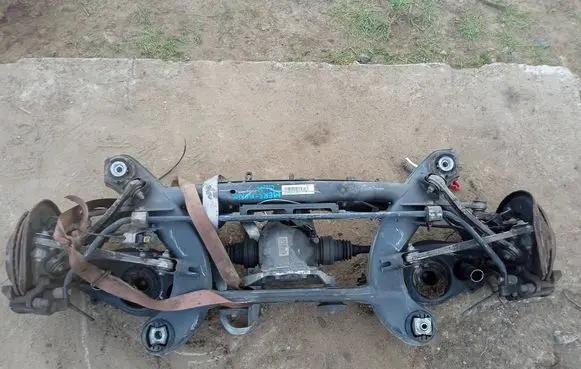 Mercedes-Benz C W204 Rear axle beam 2043502011