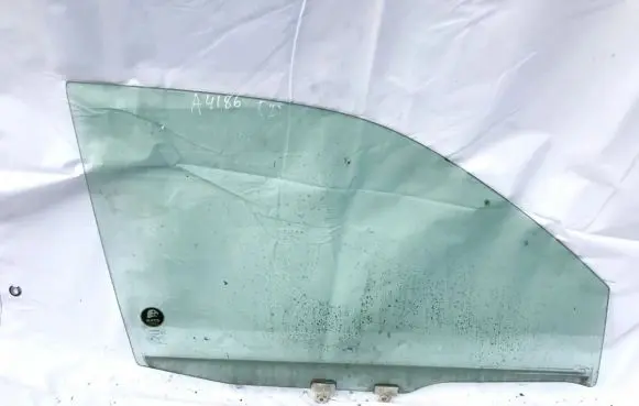 Nissan X-Trail T30 Front door window glass four-door