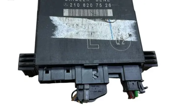Mercedes-Benz E W124 Door control unit/module 2108207526