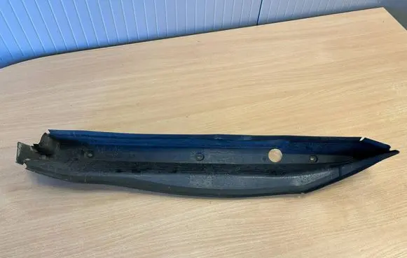 Mercedes-Benz E W212 Fender end trim A2128890225