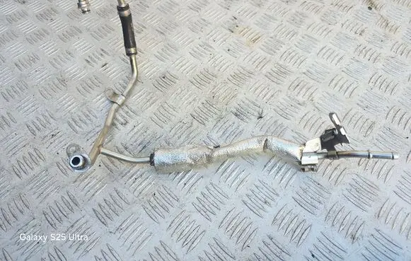Engine coolant pipe/hose