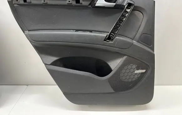 Audi Q7 4L Rear door card panel trim