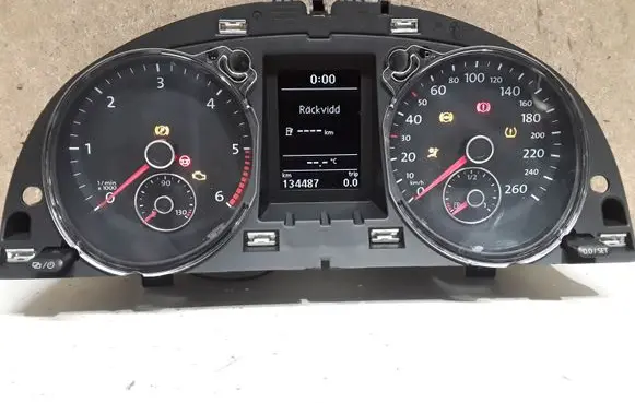 Volkswagen PASSAT B7 Speedometer (instrument cluster) 3AA920870P