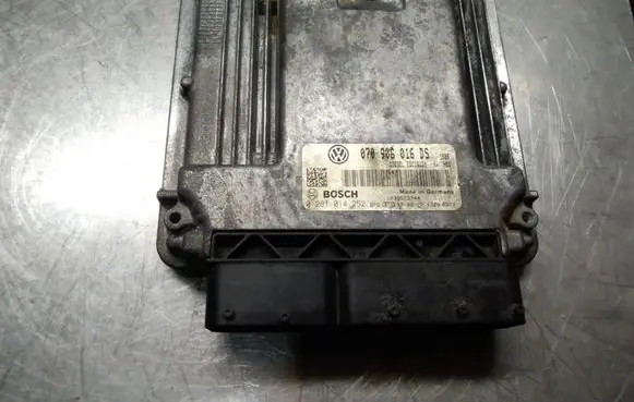 Volkswagen Transporter - Caravelle T5 Engine control unit/module 070906016DS 0281014252