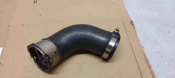Jeep Grand Cherokee Intercooler hose/pipe 041121505060534