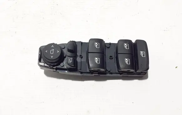 BMW 5 G30 G31 Electric window control switch 6832729