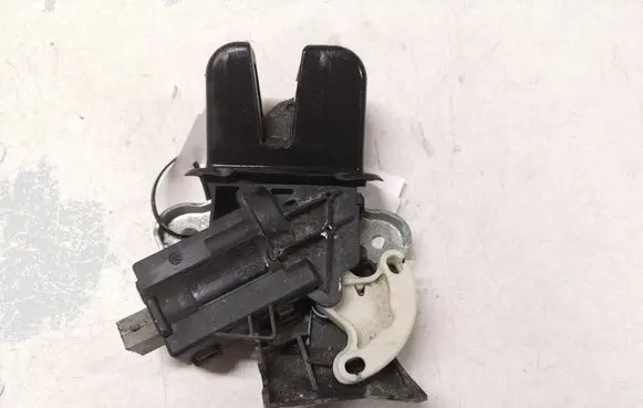 Volkswagen PASSAT B6 Tailgate/trunk/boot lock/catch/latch 4F5827505D