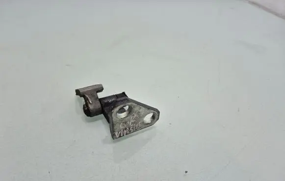 Volkswagen PASSAT B7 Rear door upper hinge 3C4833401D