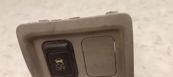 Traction control (ASR) switch