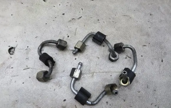 Skoda Octavia Mk3 (5E) Fuel line pipe