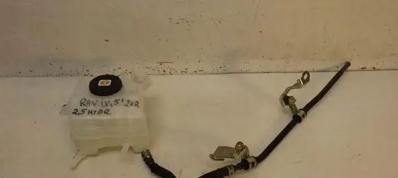 Toyota RAV 4 (XA50) Brake fluid reservoir 